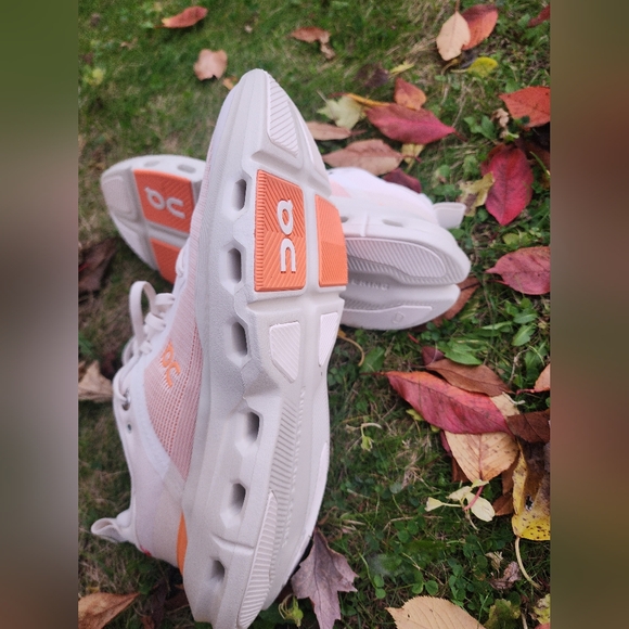 Size 9.5 - New Women's ON Cloudpulse Next Beige&Orange - Picture 10 of 13